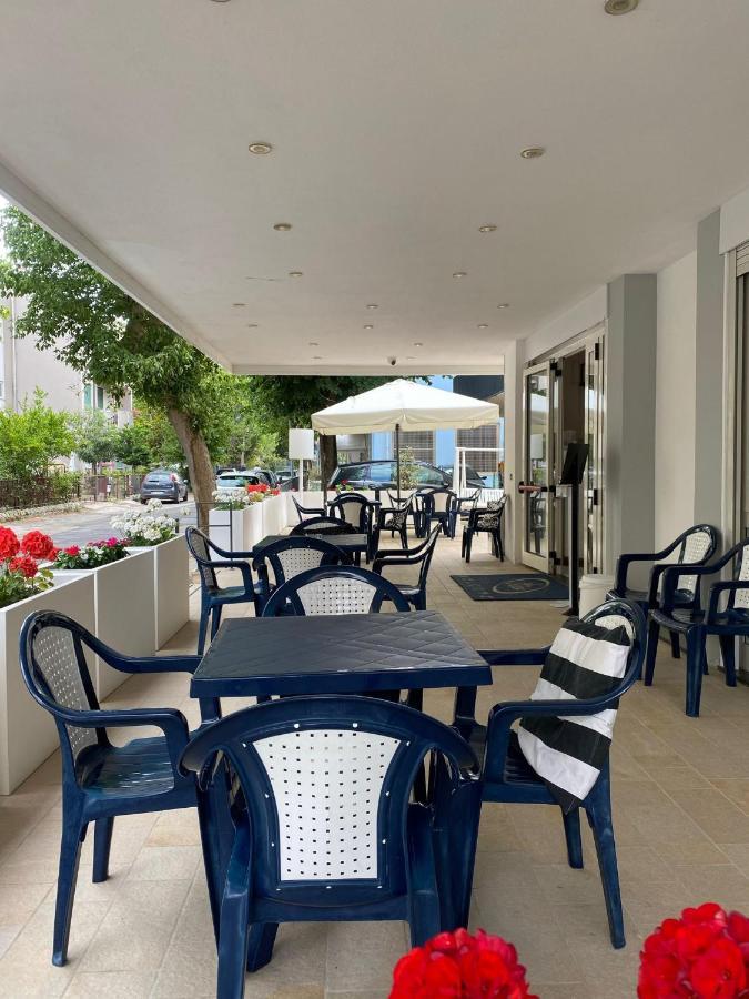 Hotel Silver Римини Экстерьер фото