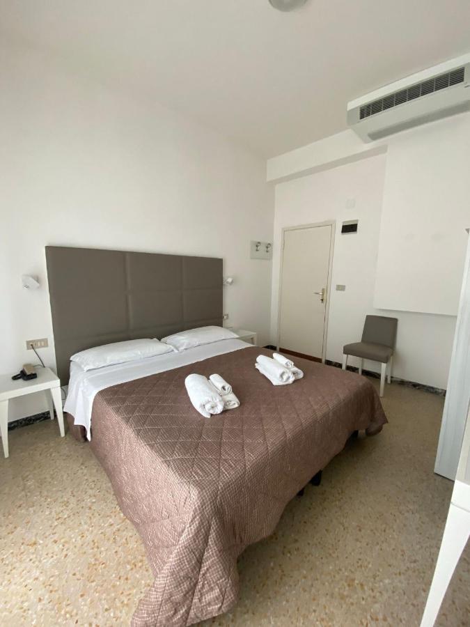 Hotel Silver Римини Экстерьер фото
