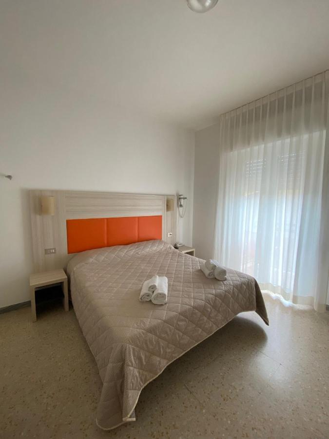 Hotel Silver Римини Экстерьер фото